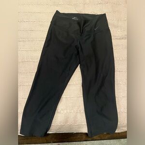 Nike Dry fit cropped leggings